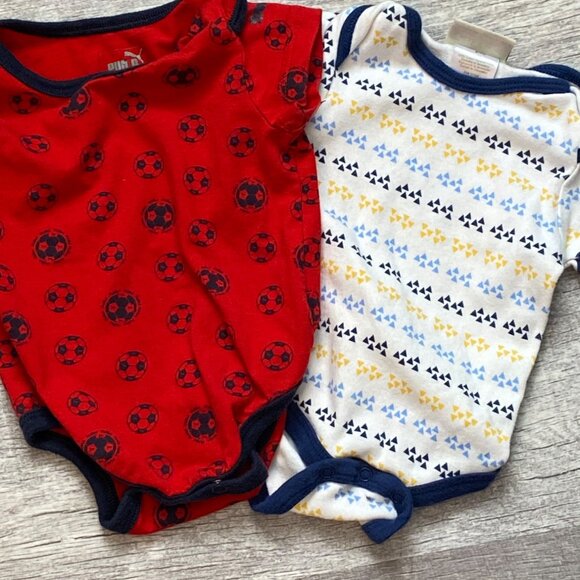 Puma Baby Bodysuit Set - Red Soccer & White Triangles 0-3M - Picture 1 of 4